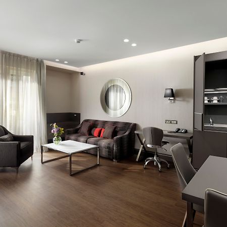 Holiday Suites Athene Buitenkant foto