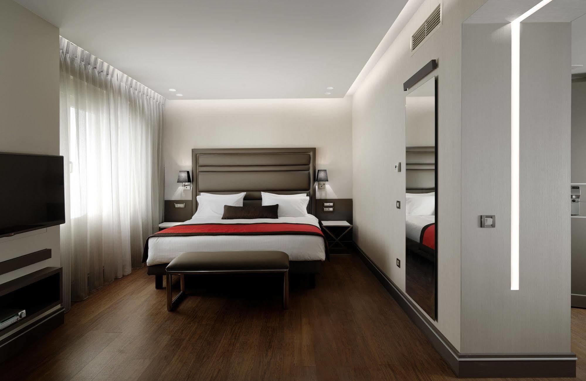 Holiday Suites Athene Buitenkant foto