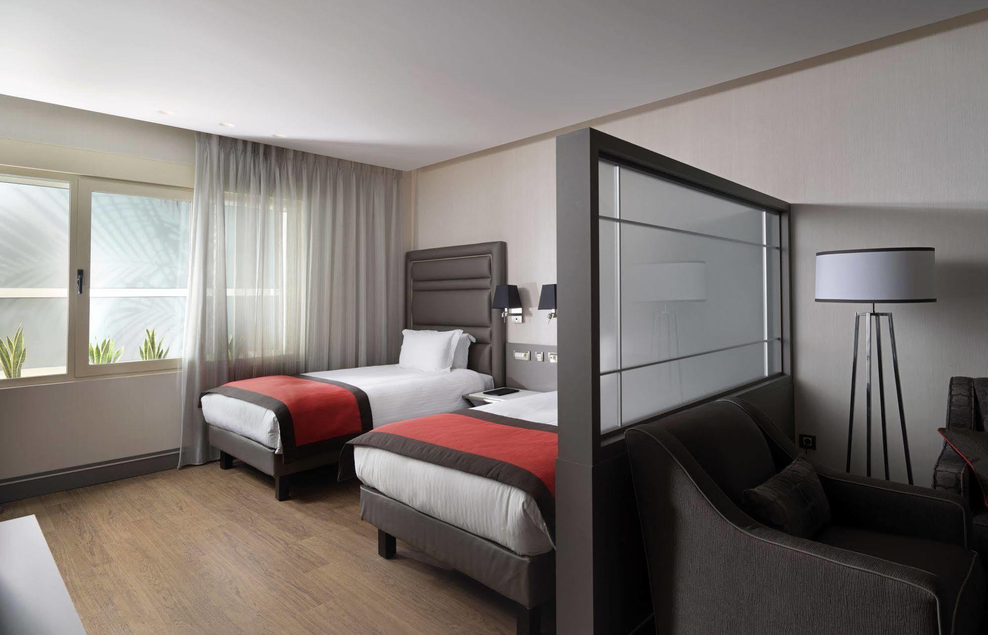 Holiday Suites Athene Buitenkant foto