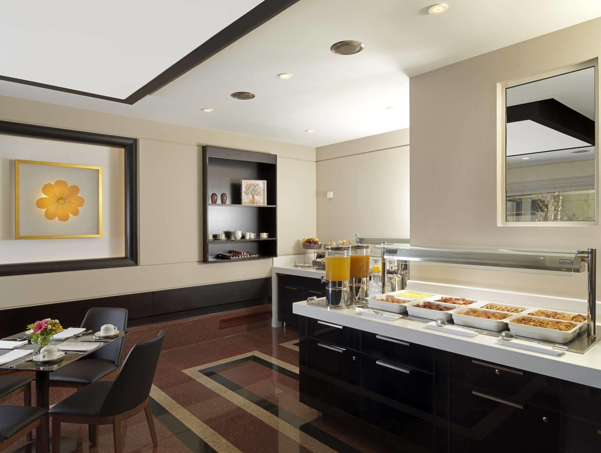 Holiday Suites Athene Buitenkant foto